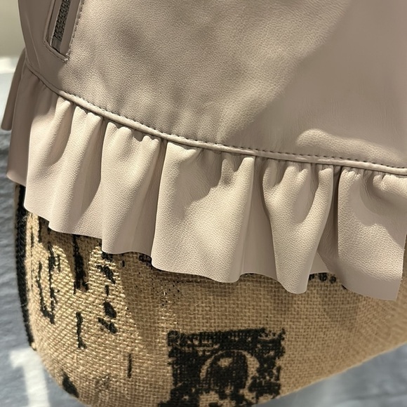 ❤️🔥 HOST PICK ❤️🔥 Zara faux leather blush colour cropped jacket. Size L - Picture 4 of 16